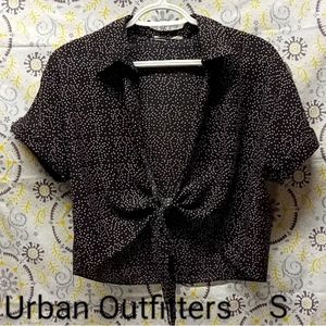 Urban Outfitters button down tie front crop top, medium, EXCELLENT CONDITION